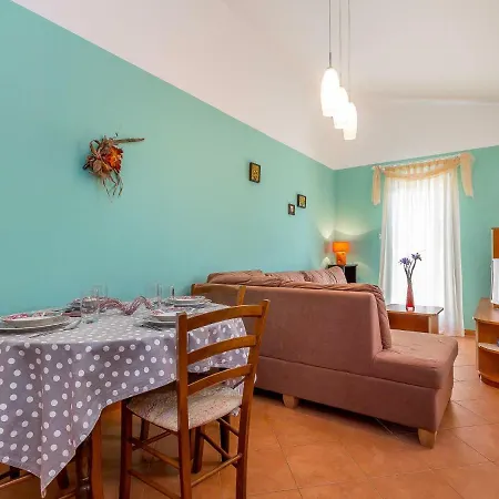 Holiday Cozy House Nataa A Nyaraló